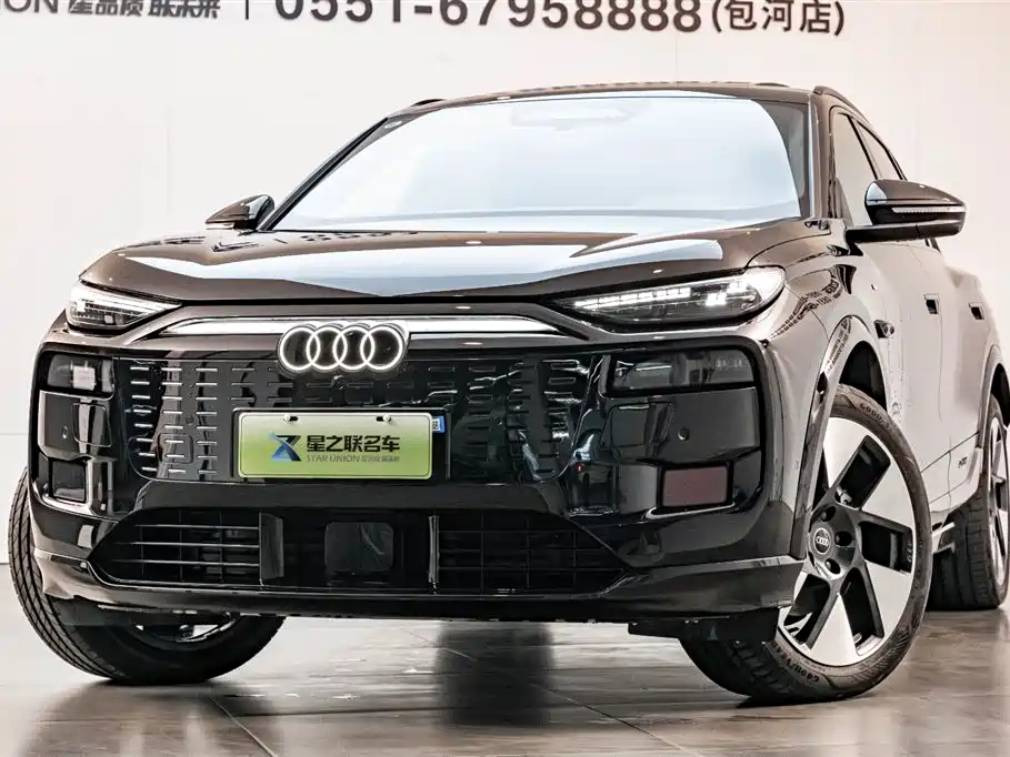 AUDI Q6L E TRON
