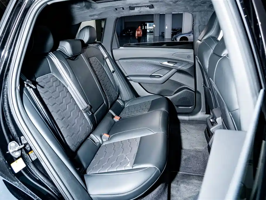 Audi Q6L e-tron 2025 Model Pioneer Edition фото 25