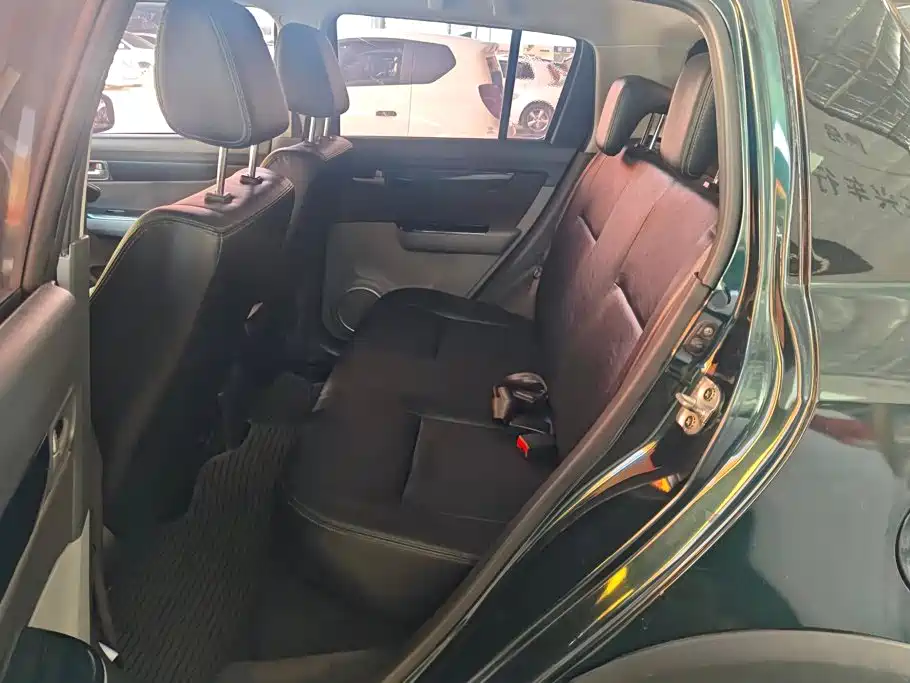 Photo 11 - Suzuki Swift