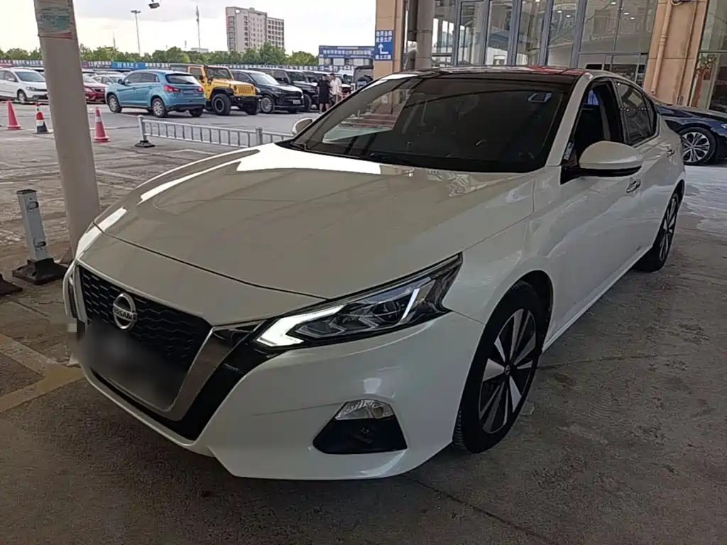 Nissan TEANA