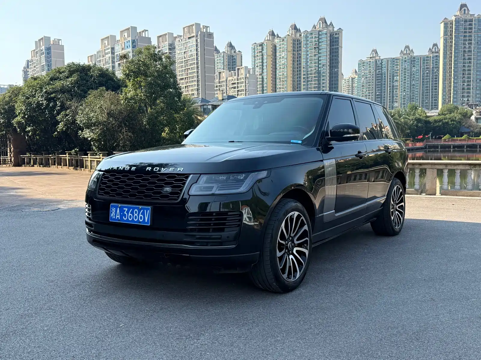 Фото 1 - Land Rover Range Rover