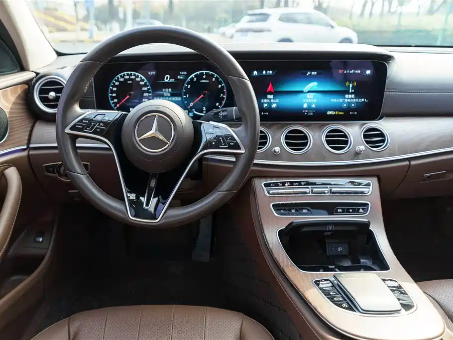 Mercedes-Benz E-Class 2023 E 300 L Fashion фото 14