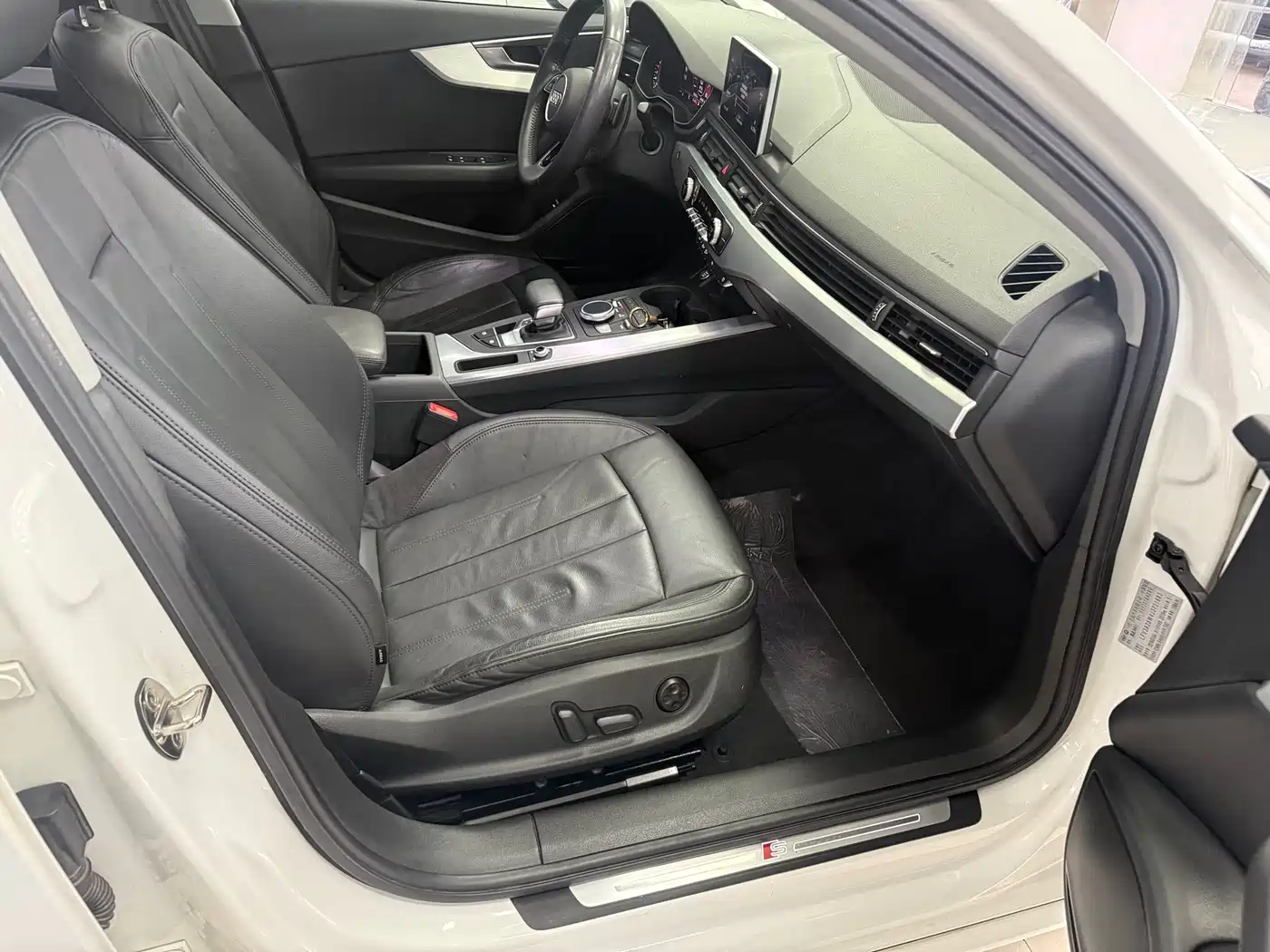 Audi A4L 2018 30th Anniversary 40 TFSI Sport фото 8