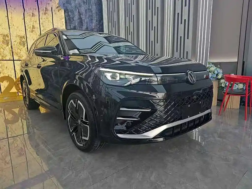 Фото 3 - Volkswagen Tiguan L