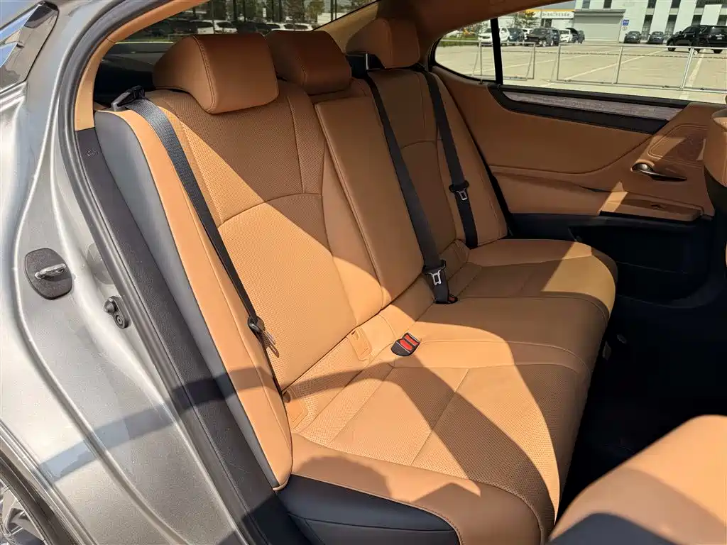 Lexus ES 2025 2025 200 Ultimate Edition