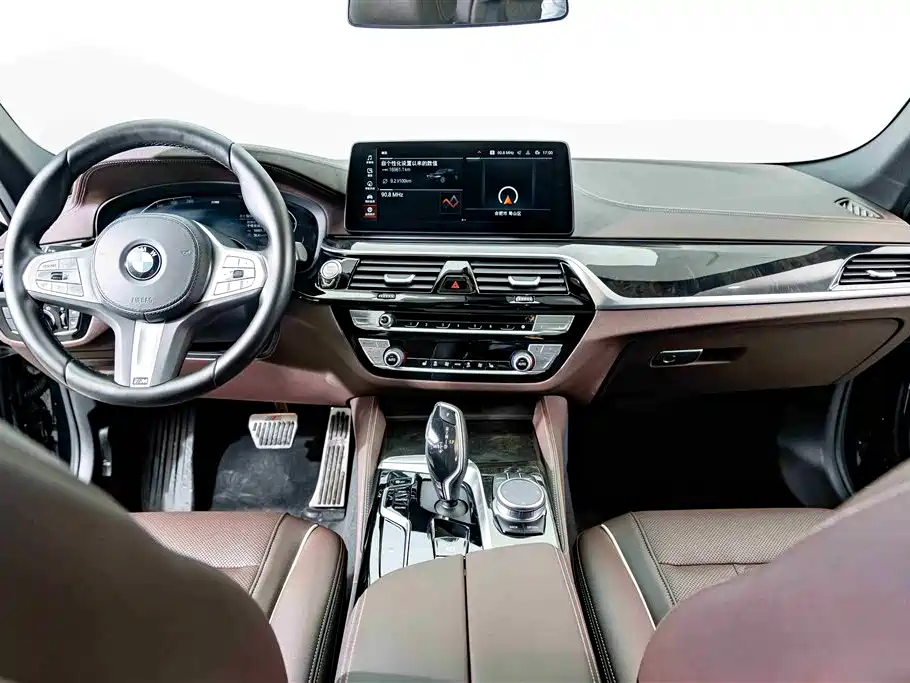 BMW 5 Series 2022 Model Second Facelift 525Li M Sport Package фото 12