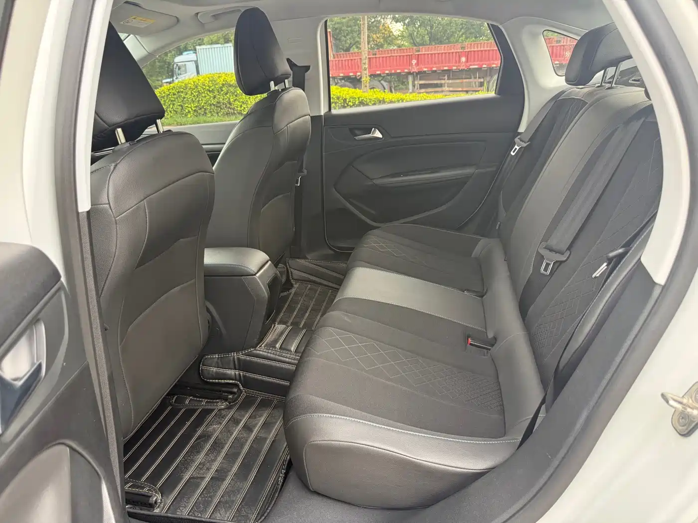 Фото 9 - Peugeot 308