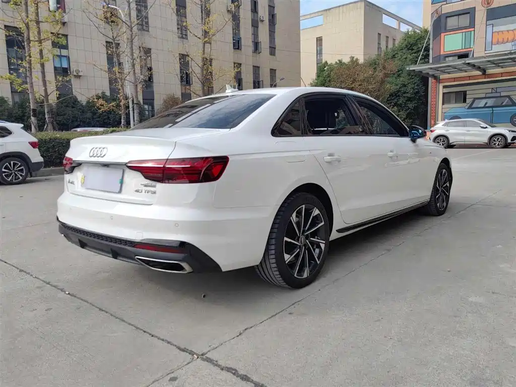 Audi A4L 2023 40 TFSI Luxury Sport фото 18