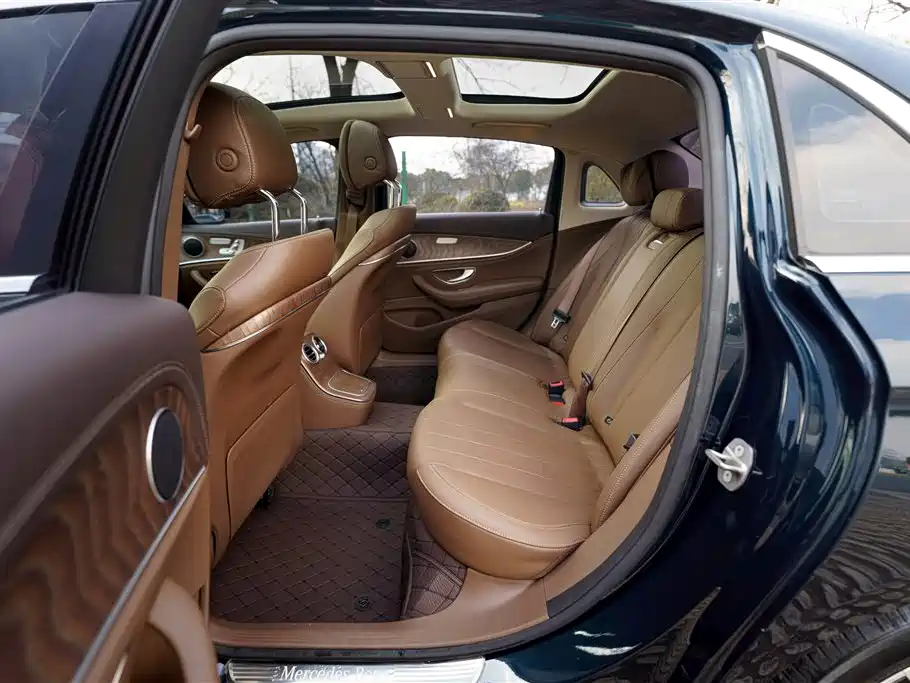 Mercedes-Benz E-Class 2023 E 300 L Fashion фото 11