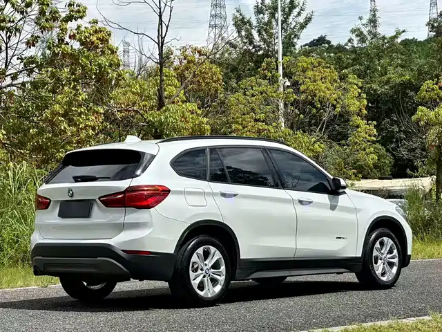 BMW X1 2016 sDrive18Li Premium Model — фото 4