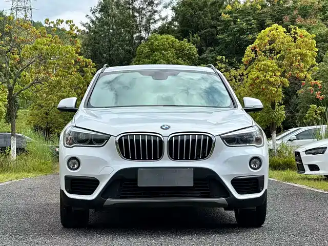 BMW X1 2016 sDrive18Li Premium Model — фото 2