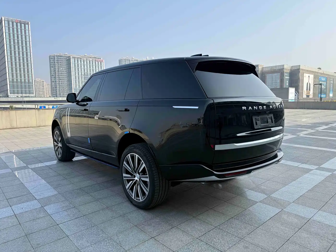 Land Rover Range Rover 2025 2025 3.0 L6 400PS Genesis Extended Wheelbase