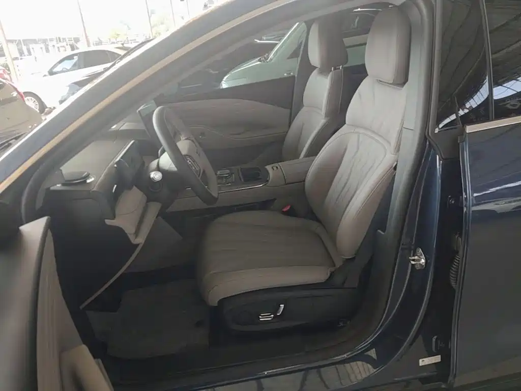 Geely Galaxy Galaxy Xingyao 8 2026 2025 130km EM-i Premium Edition