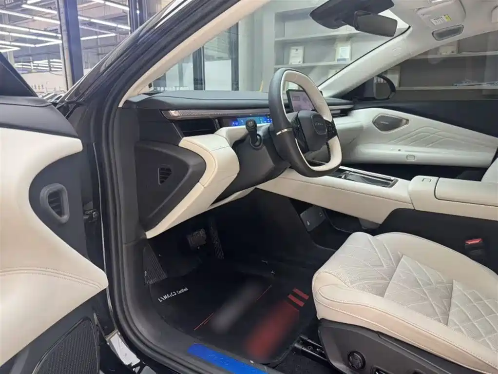 Lynk & Co 10 EM-P 2025 Model 120km Base Version фото 23