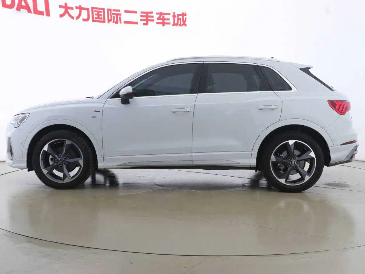 Audi Q3 2023 35 TFSI Fashion Dynamic Model (1.5T) фото 10