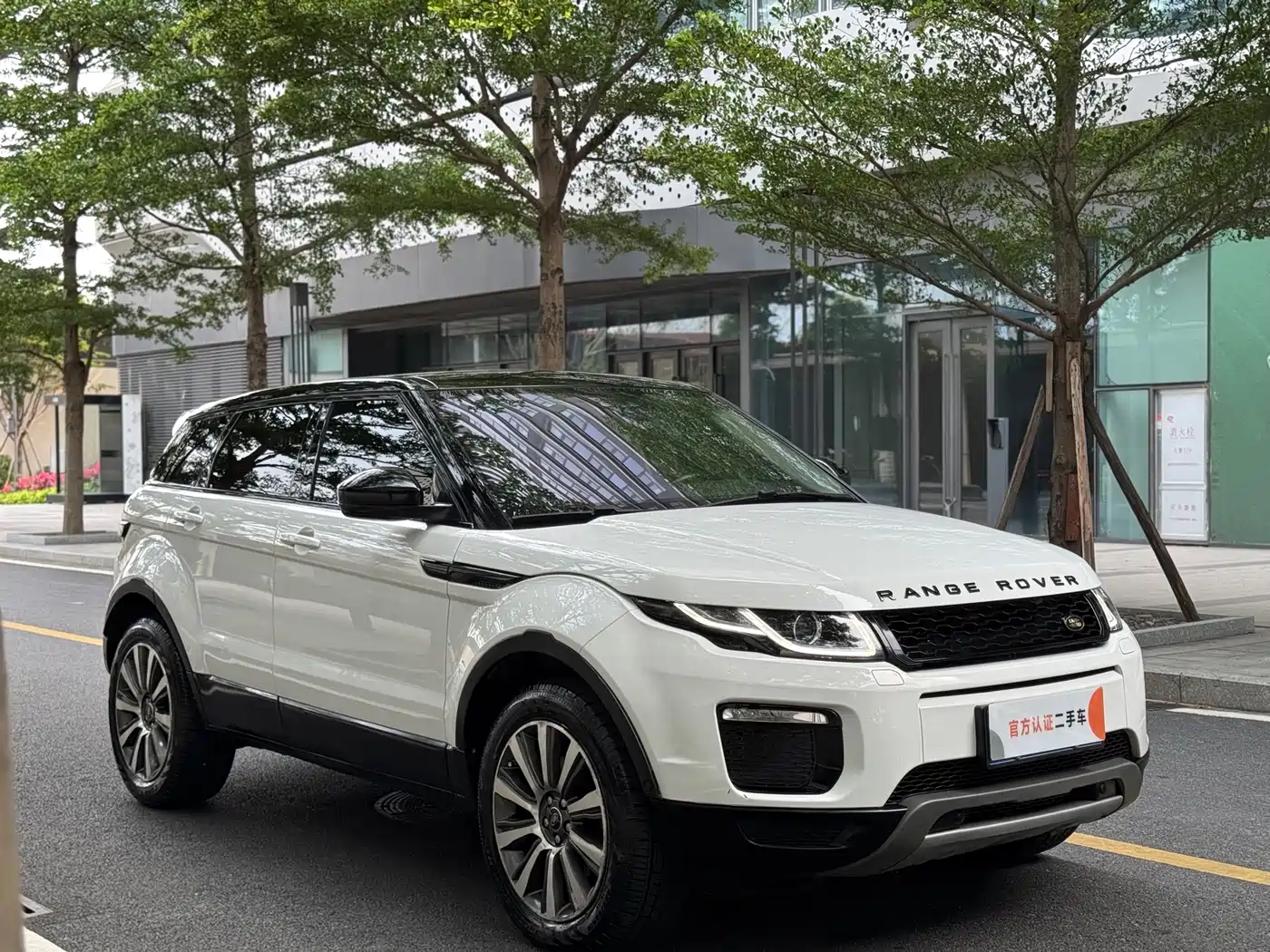 Land Rover Range Rover Evoque 2018 240PS SE Smart Edition фото 4