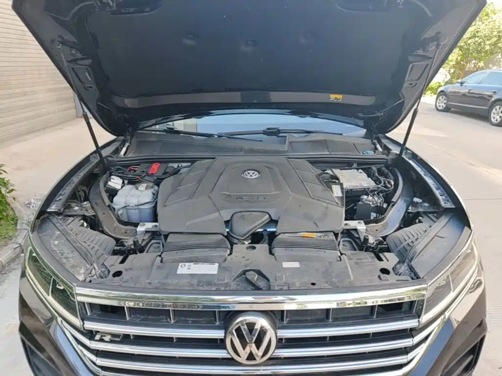 Фото 20 - Volkswagen Touareg