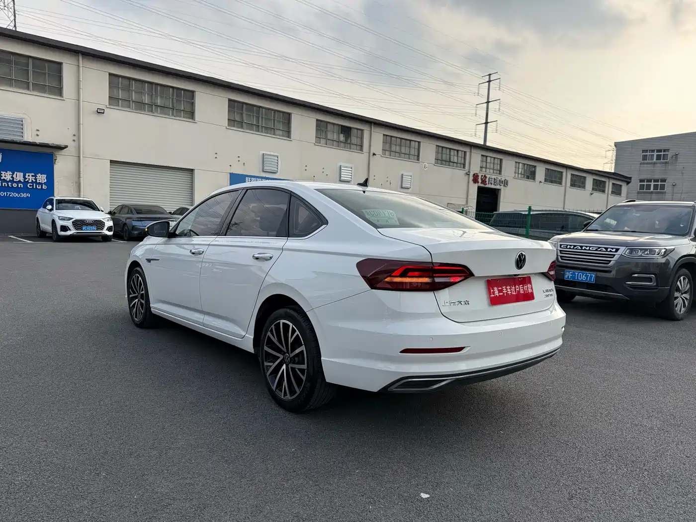 Volkswagen Lavida 2022 280TSI DSG Luxury Edition фото 17