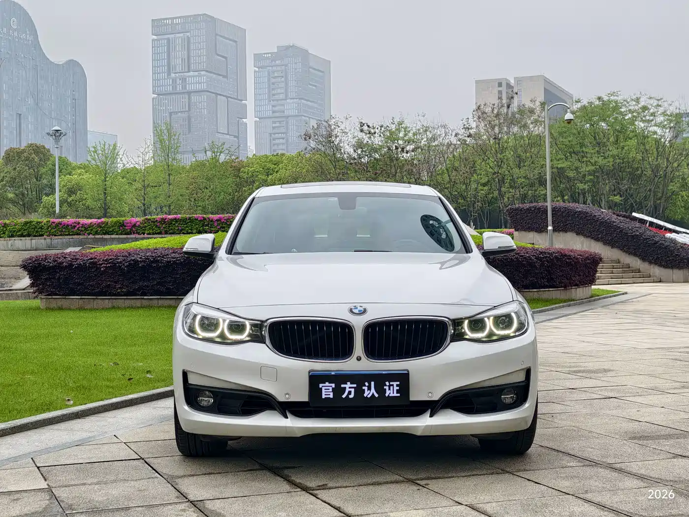 BMW 3 Series GT 2019 320i Fashion Model фото 2