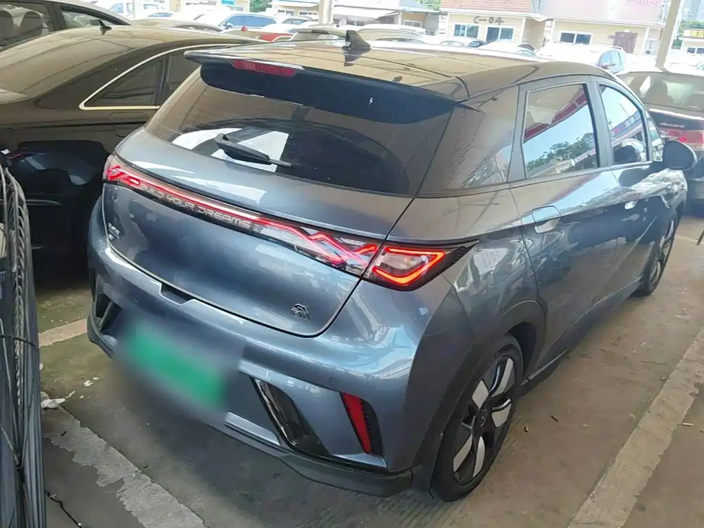Photo 7 - BYD Dolphin