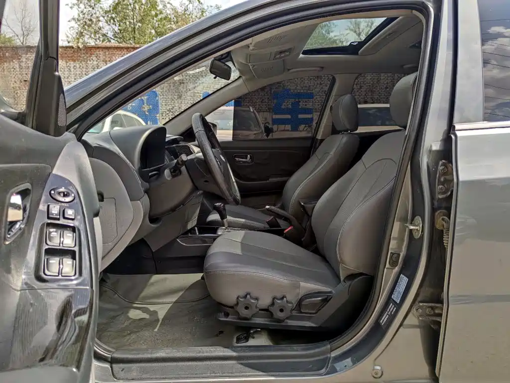Hyundai Elantra 2012 2011 1.6L Automatic Luxury