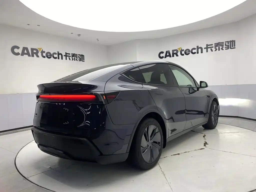 صورة 5 - Tesla Model Y
