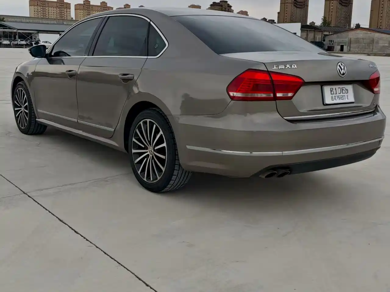 Volkswagen Passat 2015 1.8TSI Automatic Prestige Edition фото 9