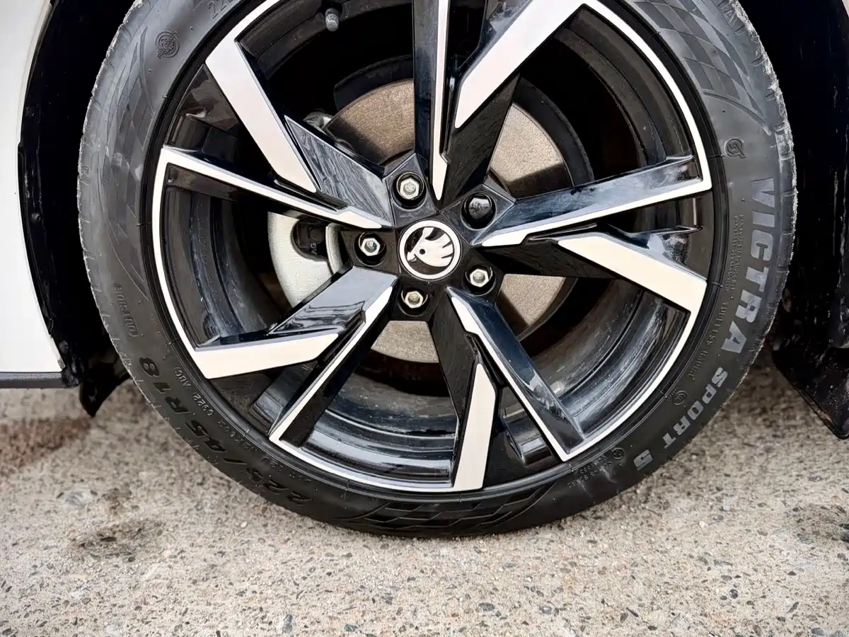 Škoda Octavia 2022 PRO TSI280 Premium Edition фото 9