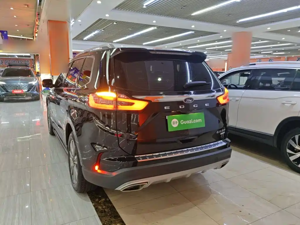 Ford Edge 2022 2021 PLUS EcoBoost 245 FWD Platinum Sharp 5-seater