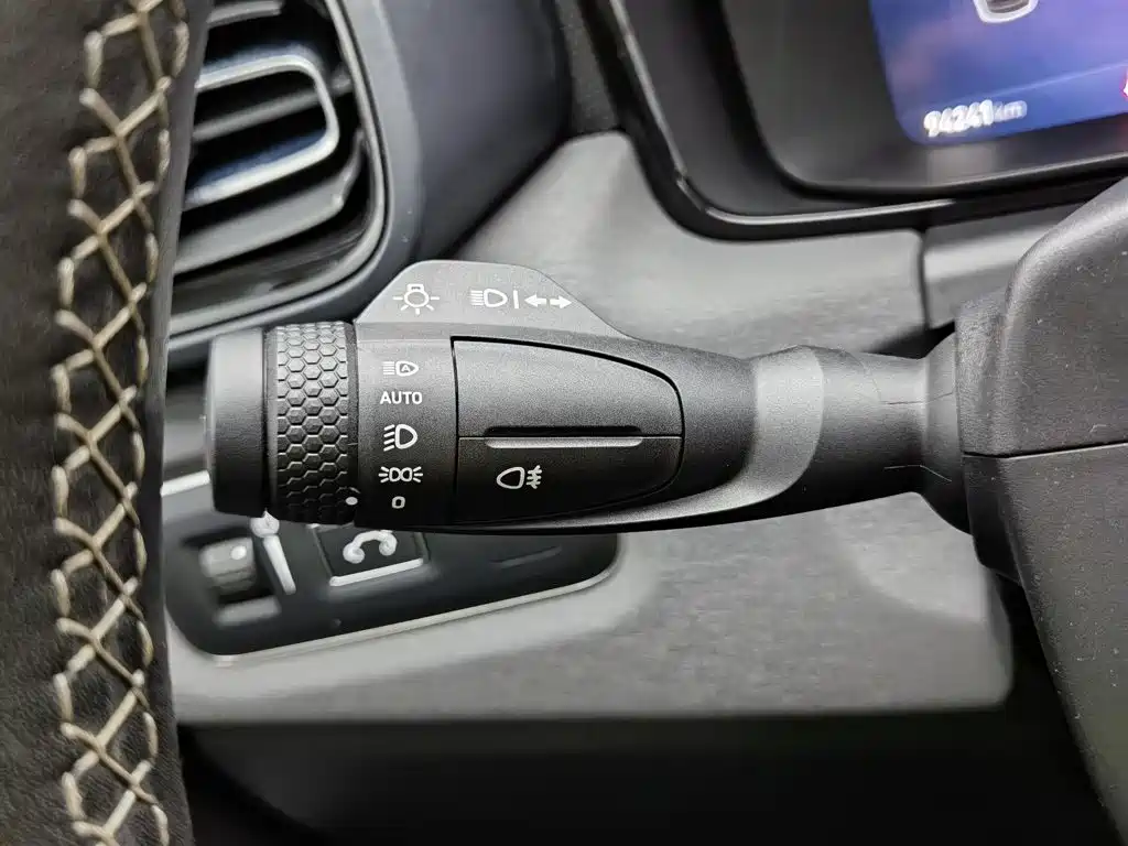 صورة 21 - Lynk & Co 03
