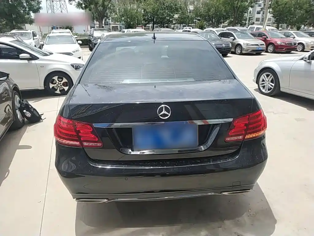 صورة 6 - Mercedes-Benz E-Class