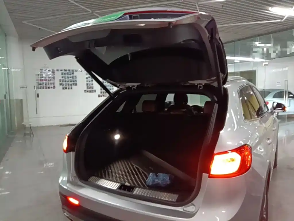 Photo 19 - Lincoln MKX