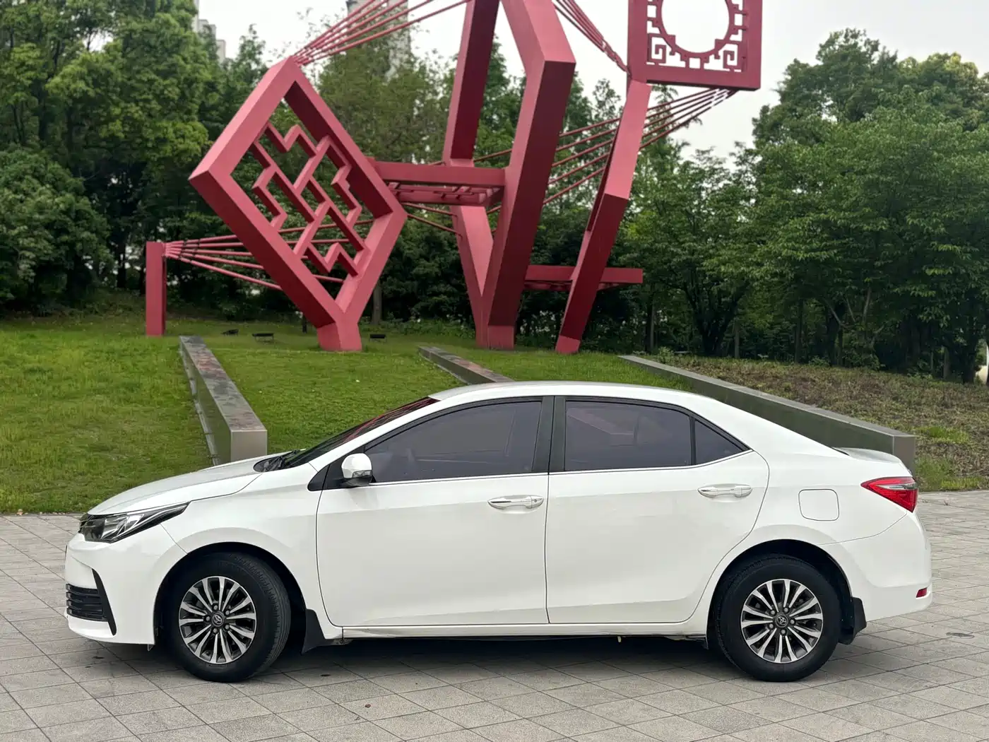 Toyota Corolla 2018 1.2T S-CVT GL Smart Edition фото 2