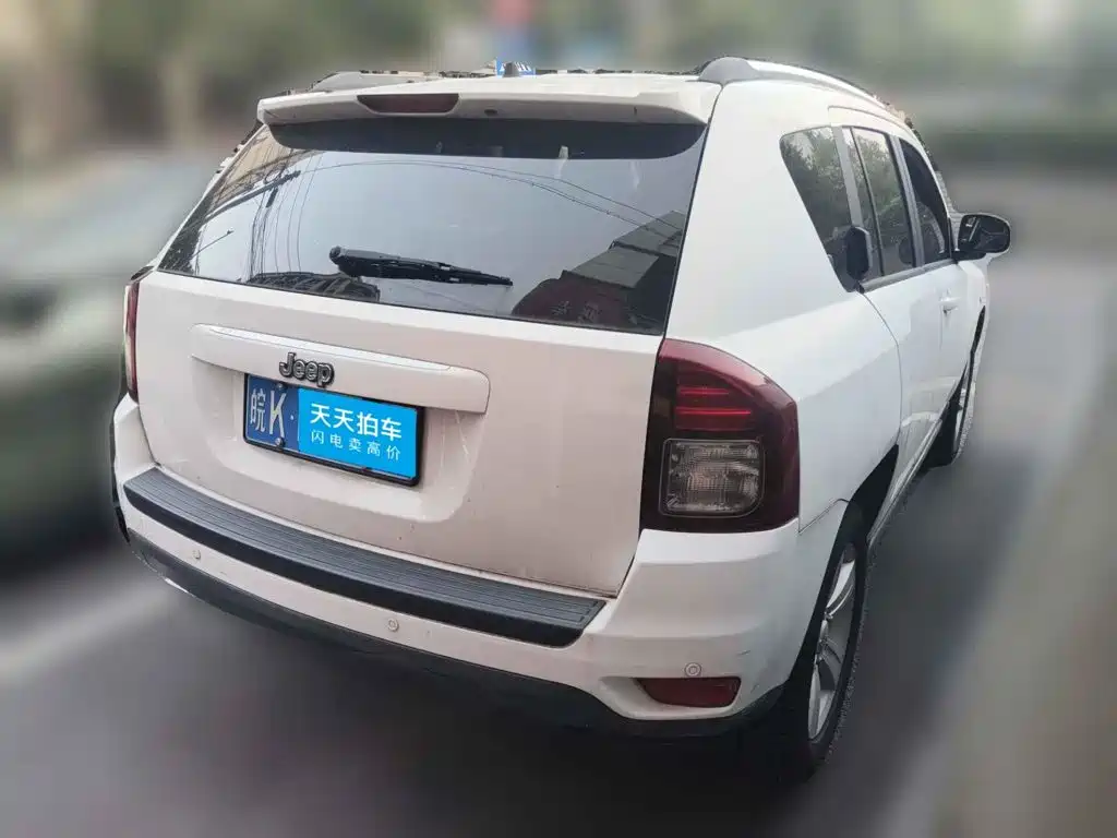Jeep Compass (Import) 2014 2014 2.4L 4WD Sport Edition