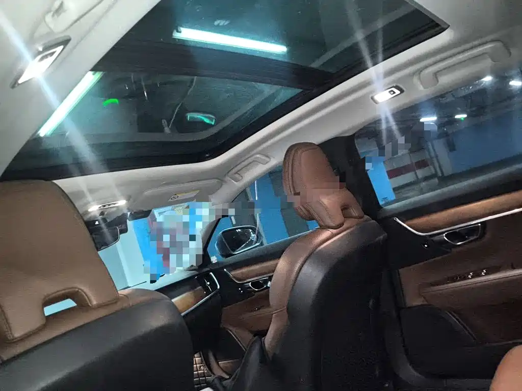 Photo 15 - Volvo S90