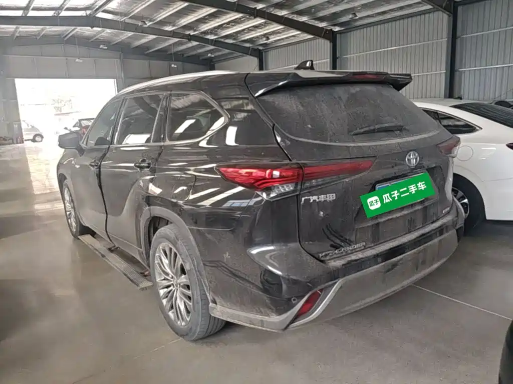 Photo 5 - Toyota Highlander