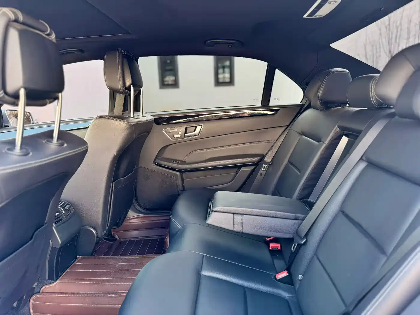 Mercedes-Benz E-Class 2014 E 260 L Sport фото 6
