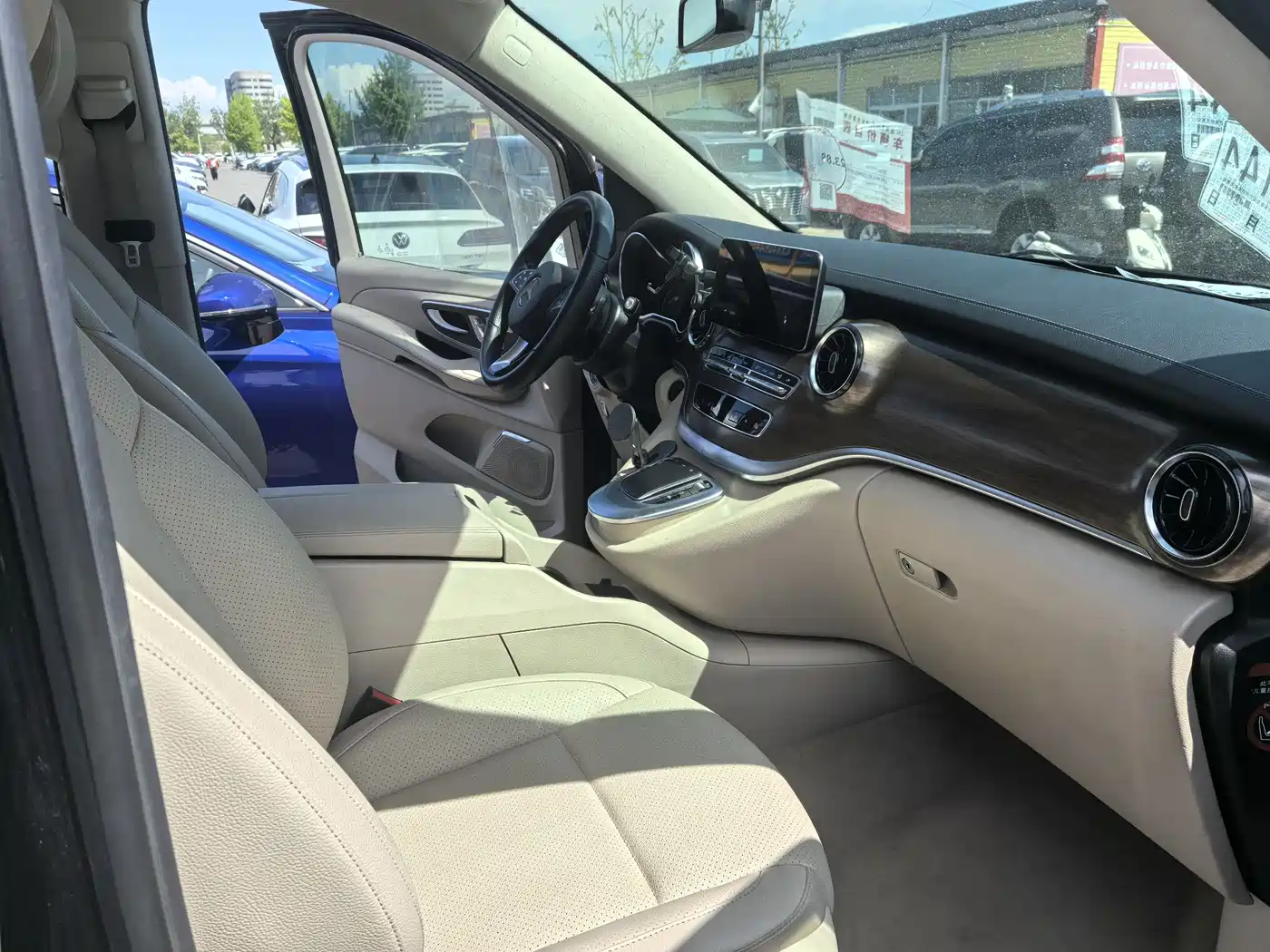 Mercedes-Benz V-Class 2021 V 260 L Long Wheelbase Luxury Edition фото 9