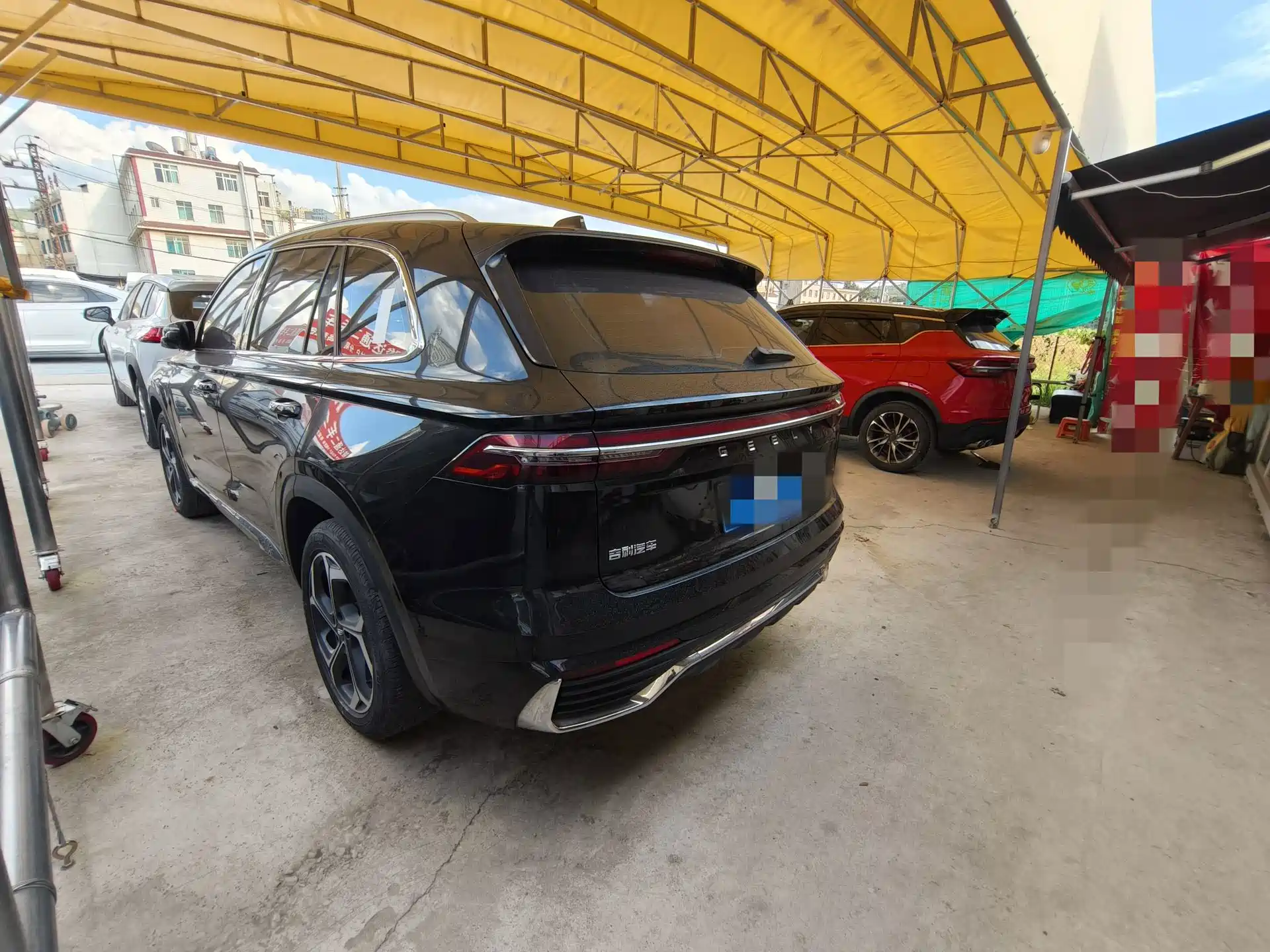 Фото 18 - Geely Monjaro