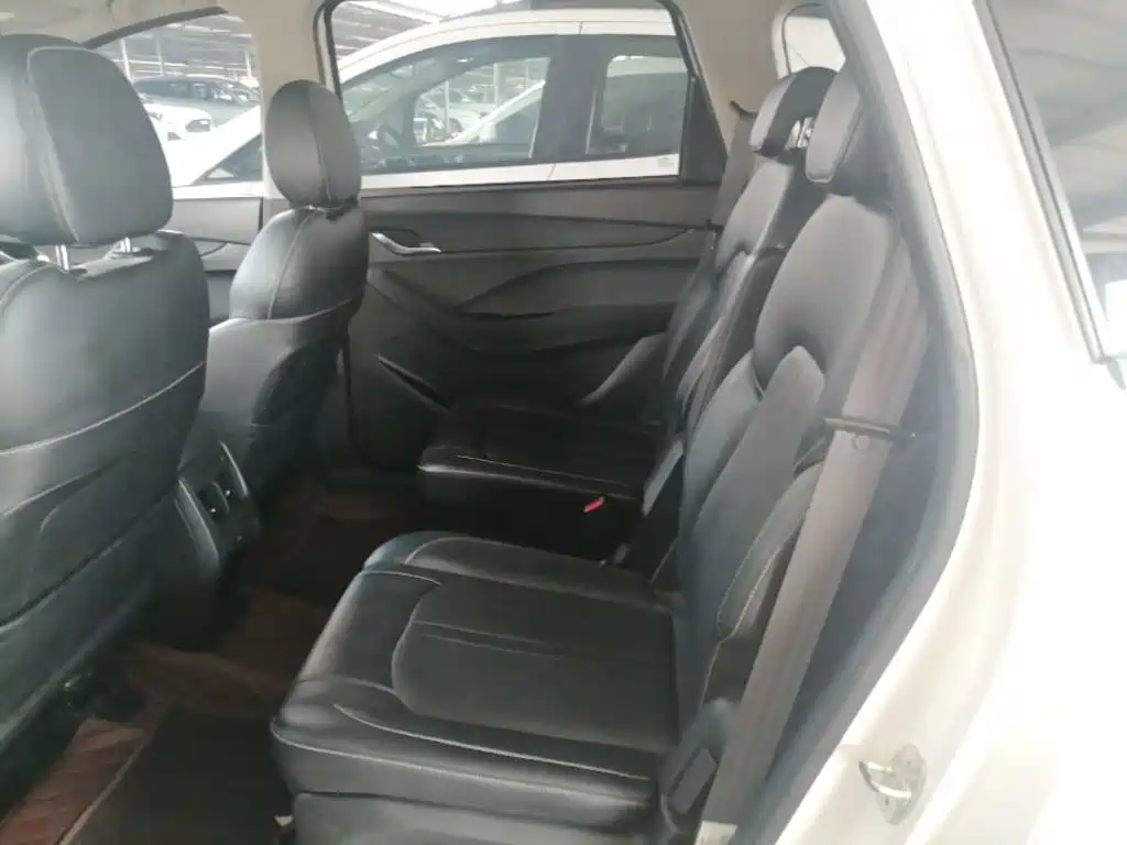 Baojun 360 2019 2018 1.5L Automatic Elite (China V)