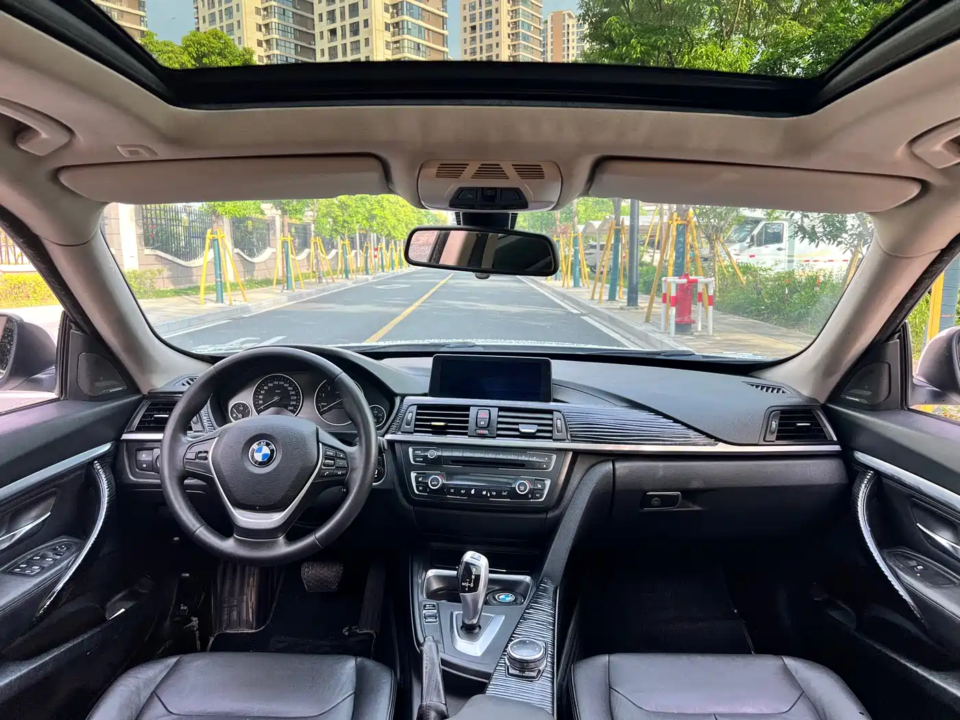 BMW 3 Series GT 2014 320i Design Package фото 11