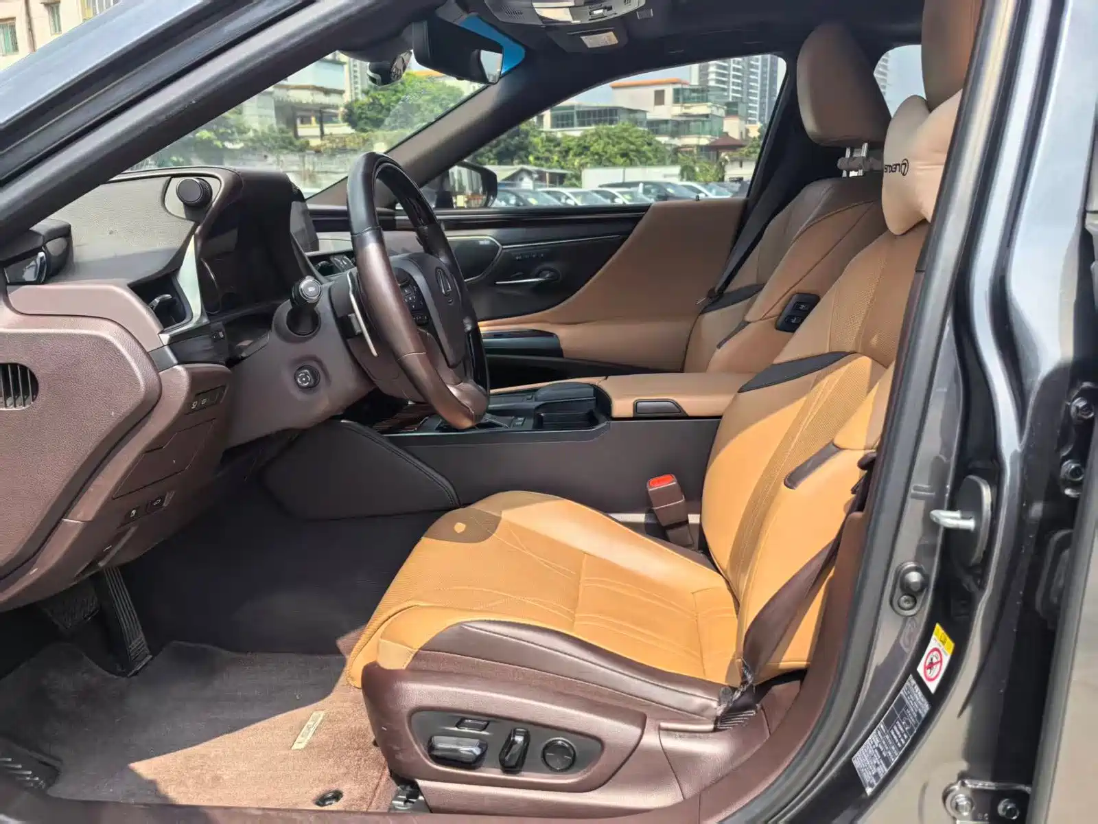 Фото 6 - Lexus ES