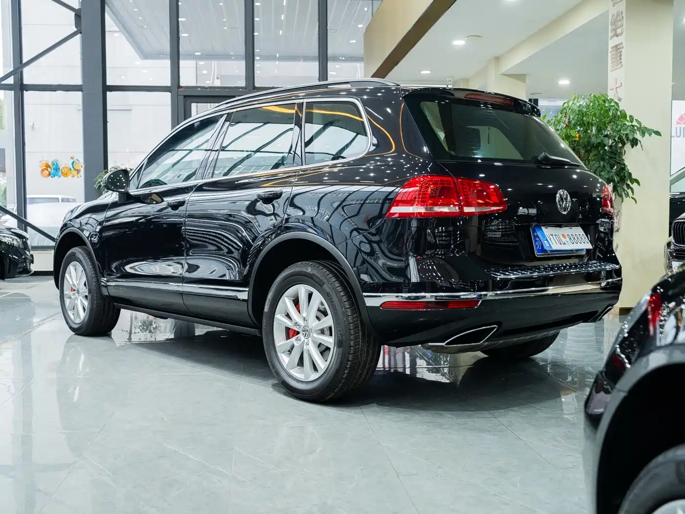 Volkswagen Touareg 2017 3.0TSI Explorer Edition фото 2