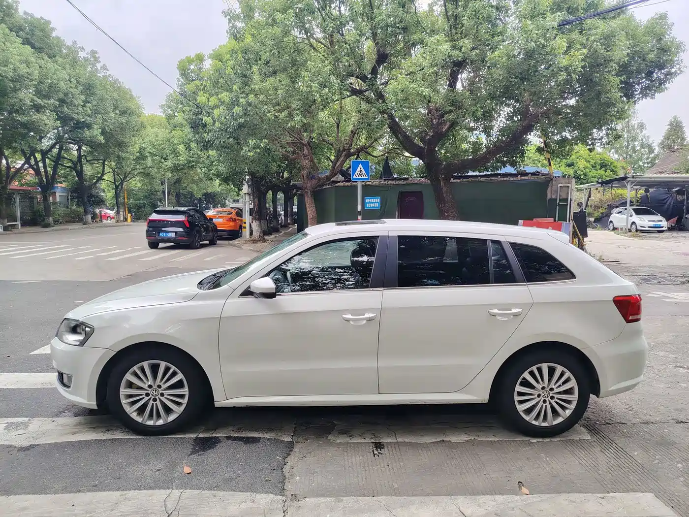 Photo 8 - Volkswagen Lavida Tour