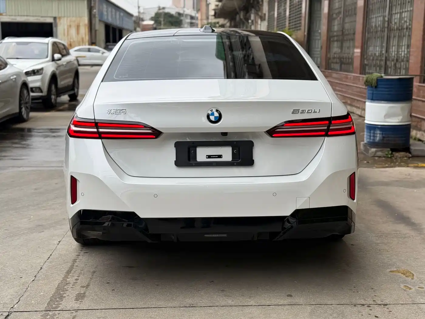 BMW 5 Series 2025 530Li Premium M Sport Package фото 5