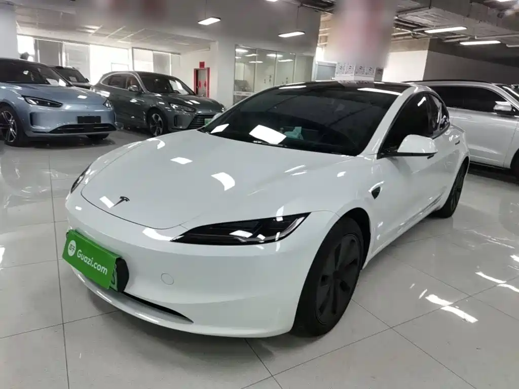 Tesla Model 3 2026 2025 Model Year Facelift Rear-Wheel Drive