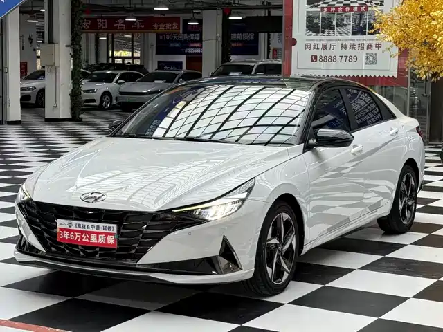 Hyundai Elantra 2022