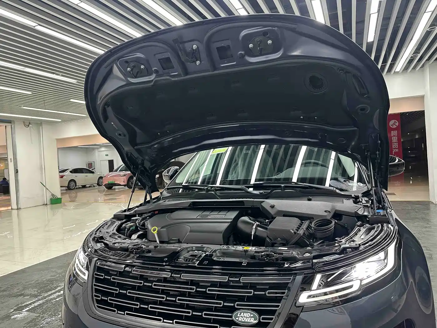 Land Rover Range Rover Evoque 2026 Range Rover Evoque L SE фото 22