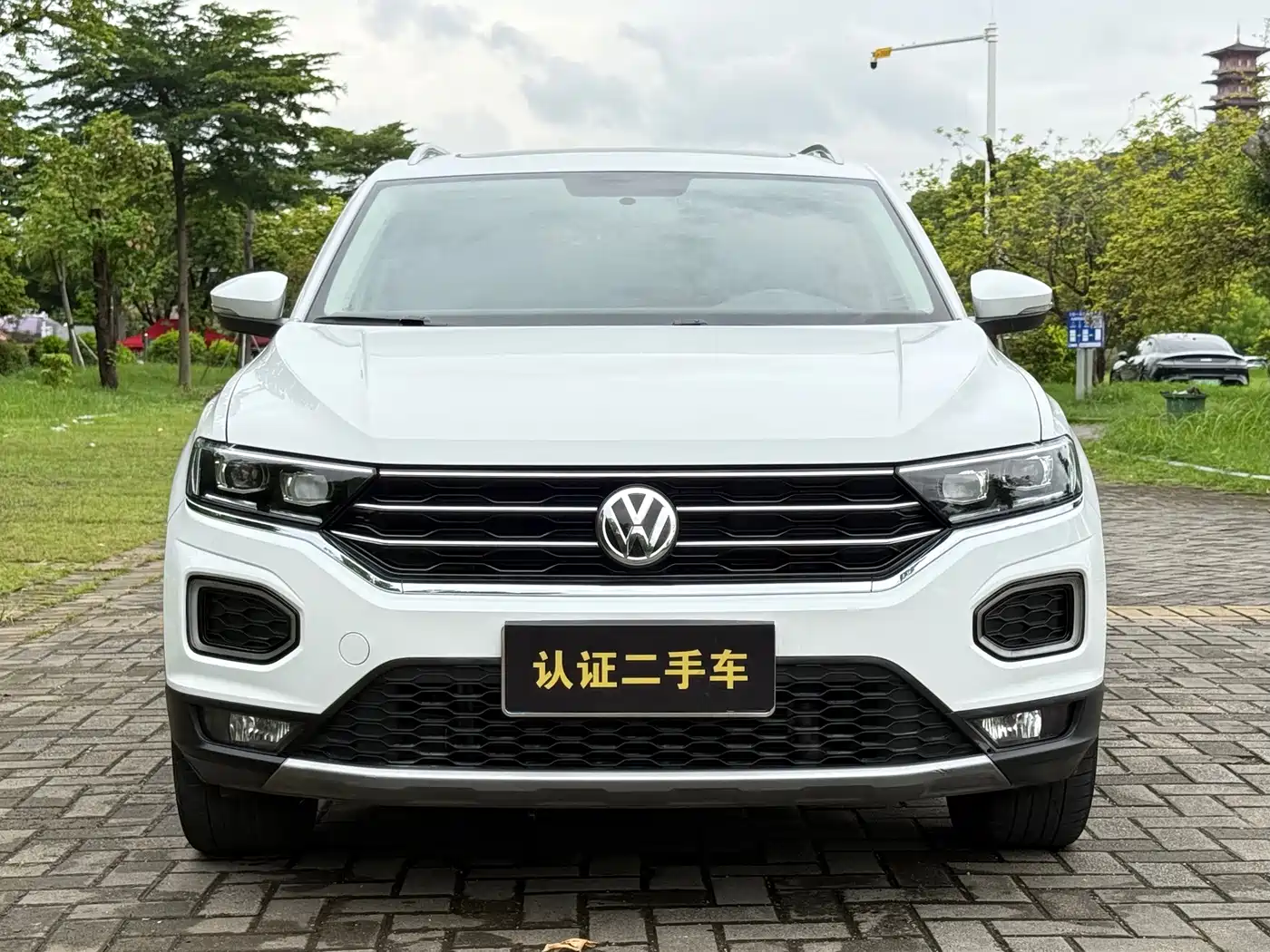 Фото 2 - Volkswagen T-ROC