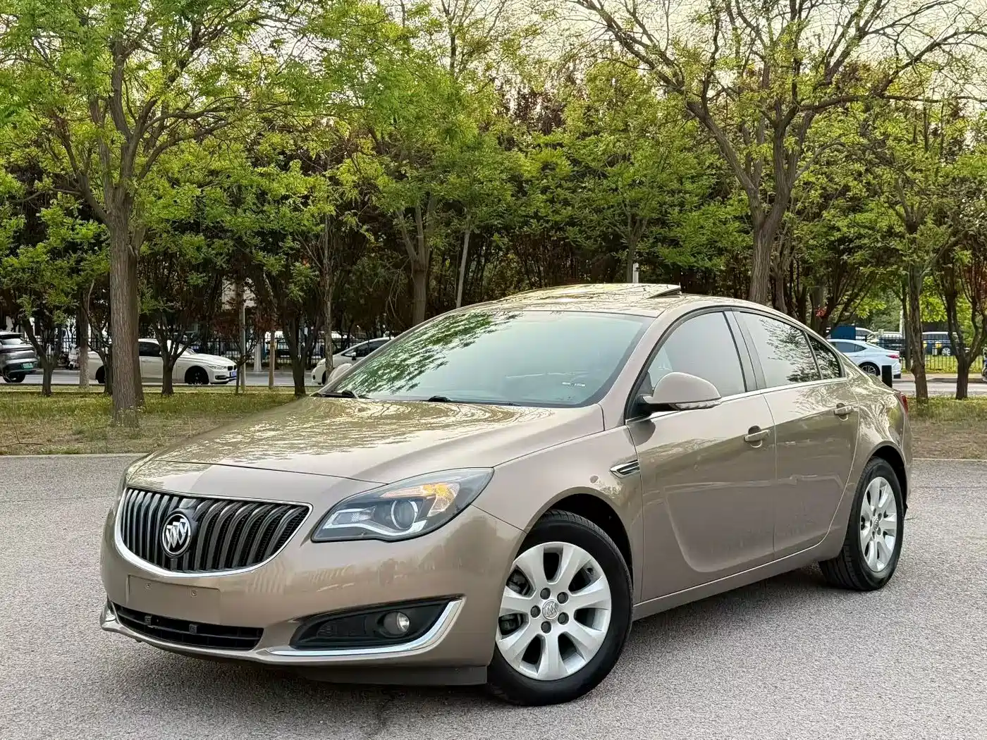 Buick Regal 2015 2.0L Leading Fashion Model